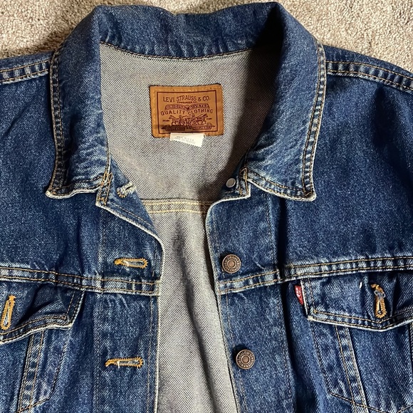 Vintage Levi denim jacket - Picture 3 of 5